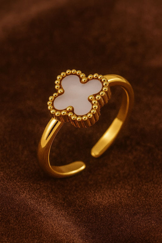 Clover Ring