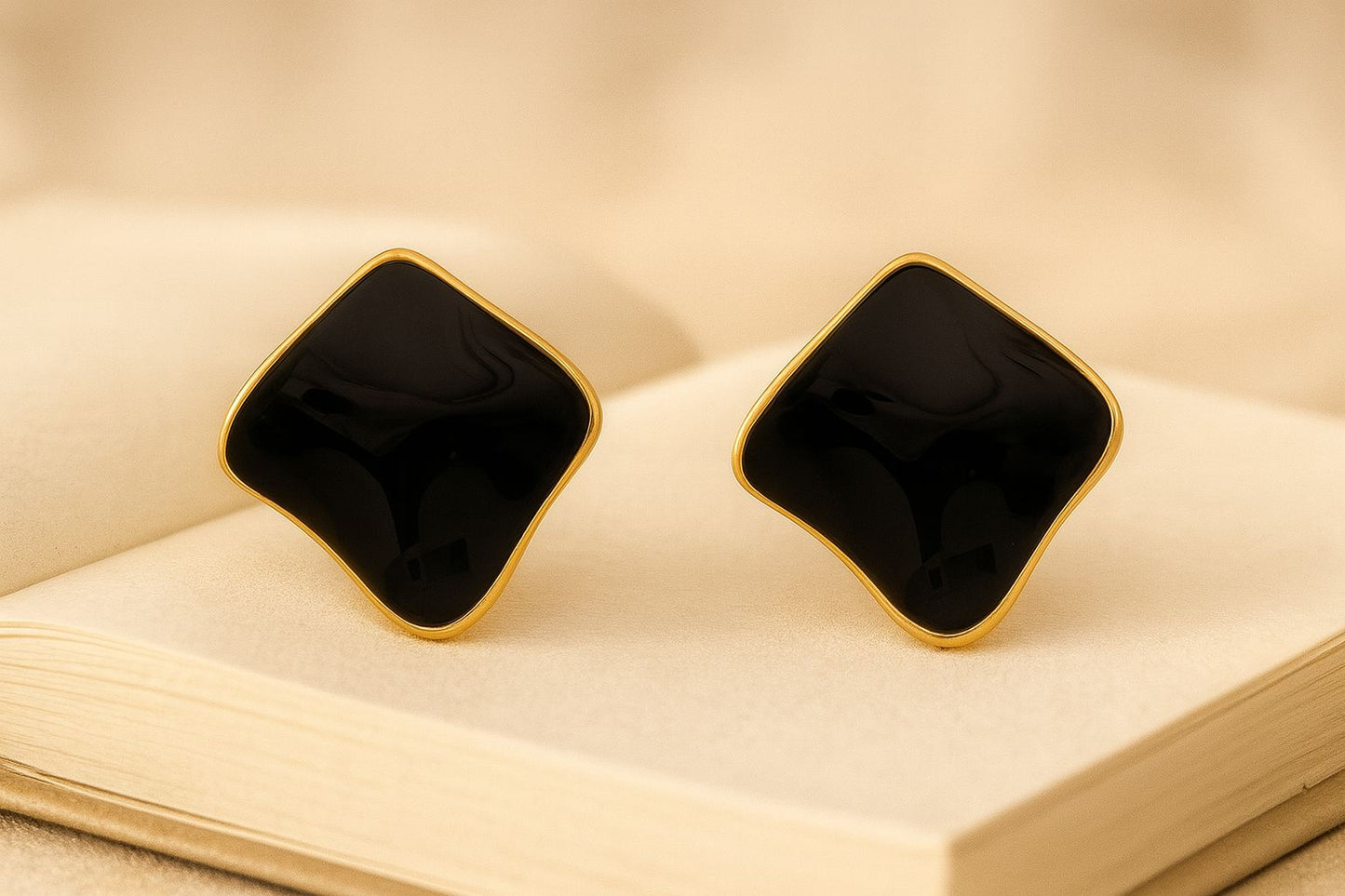 Enchanté Diamond Earrings